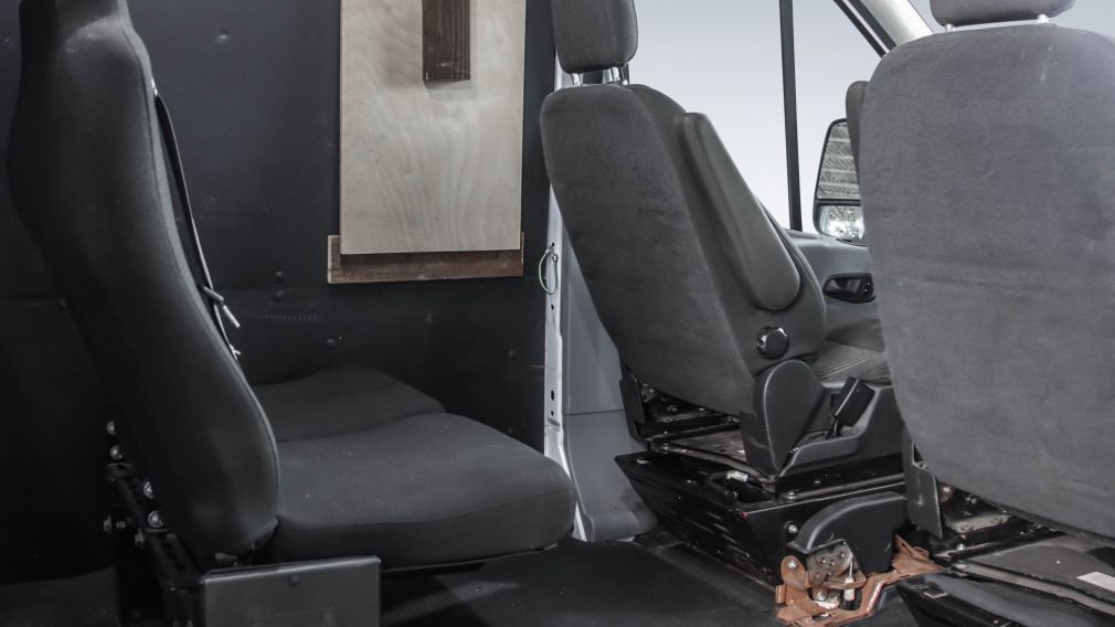 Ford TRANSIT T-250 148&Prime; Med Rf 9000 GVWR Sliding RH Dr 2019 à vendre à Trois-Rivières - 18