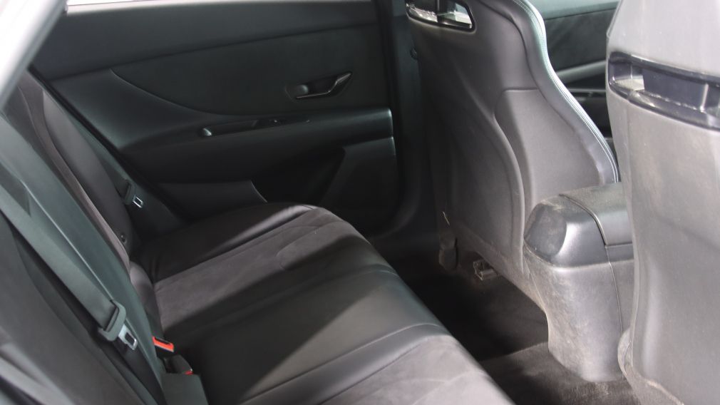 Hyundai Elantra Manual 2022 d&rsquo;occasion à vendre - 24