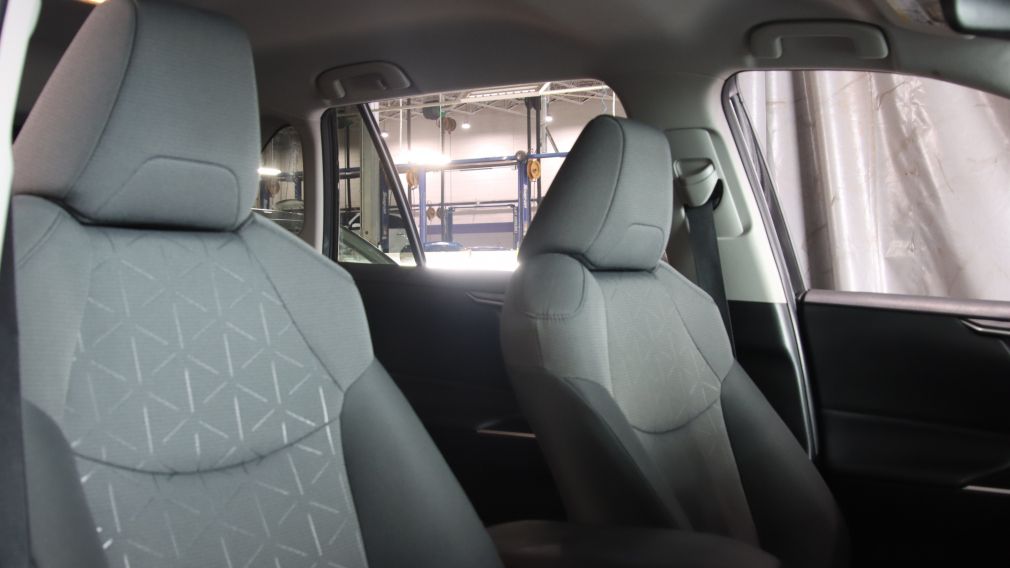 Toyota Rav 4 Hybrid LE 2021 d&rsquo;occasion à vendre - 21