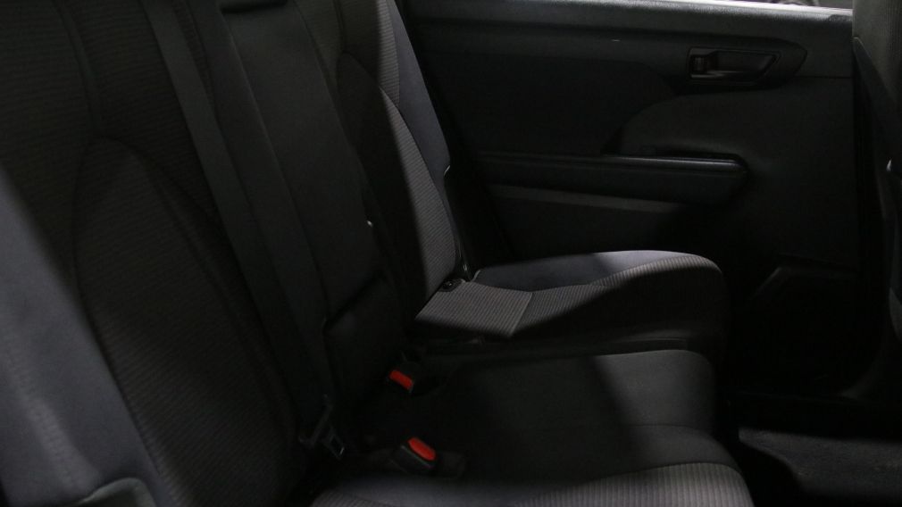 Toyota Highlander LE 2022 d&rsquo;occasion à vendre - 25