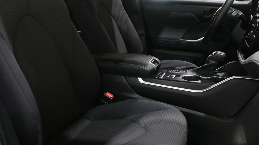 Toyota Highlander LE 2022 d&rsquo;occasion à vendre - 26