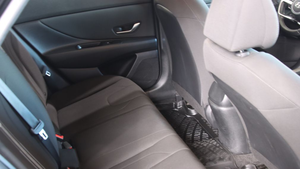 Hyundai Elantra Preferred 2023 à vendre à Shawinigan - 24