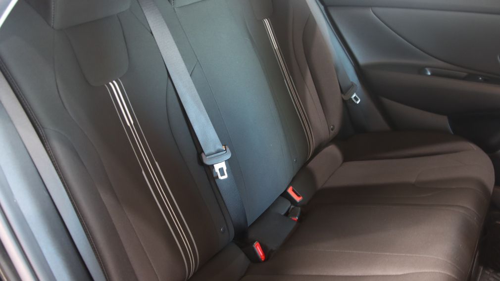 Hyundai Elantra Preferred 2023 à vendre à Shawinigan - 23