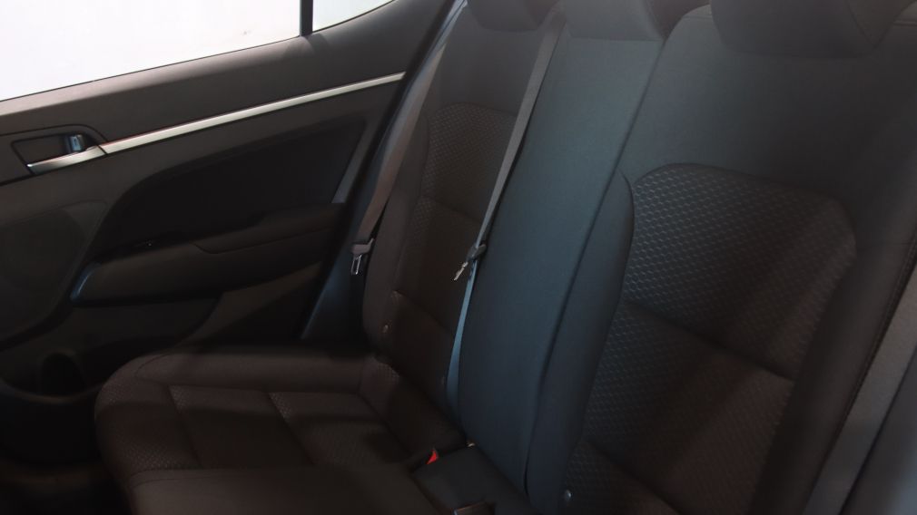 Hyundai Elantra Preferred 2020 d&rsquo;occasion à vendre - 17