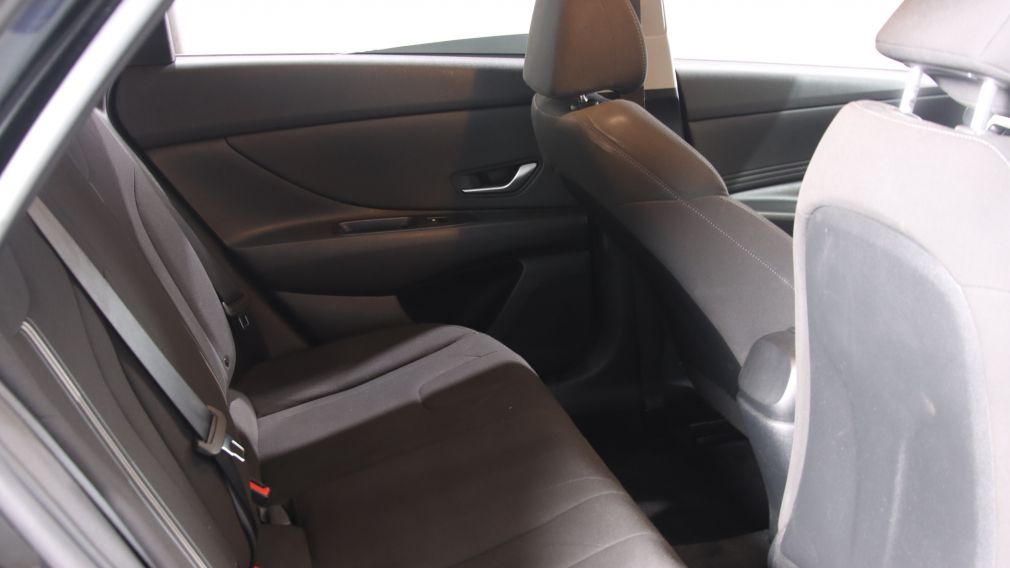 Hyundai Elantra Preferred 2022 d&rsquo;occasion à vendre - 21