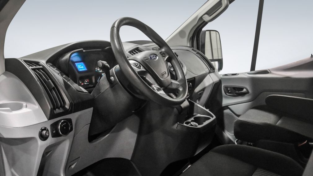 Ford TRANSIT T-250 148&Prime; Low Rf 9000 GVWR Swing-Out RH Dr 2019 d&rsquo;occasion à vendre - 9