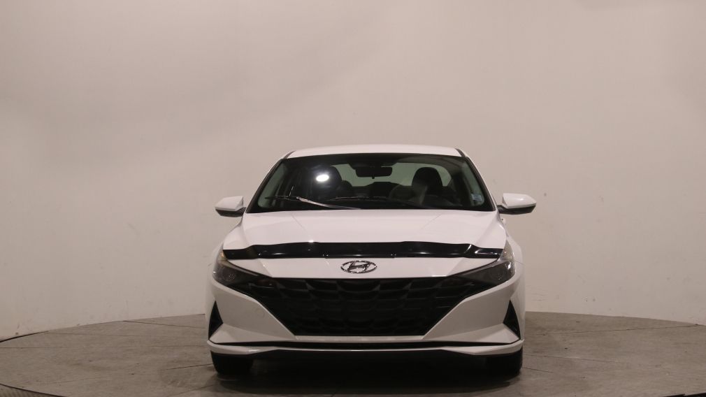 Hyundai Elantra Essential 2023 d&rsquo;occasion à vendre - 2