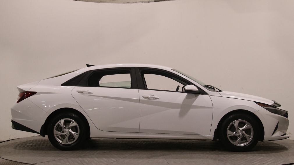 Hyundai Elantra Essential 2023 d&rsquo;occasion à vendre - 8