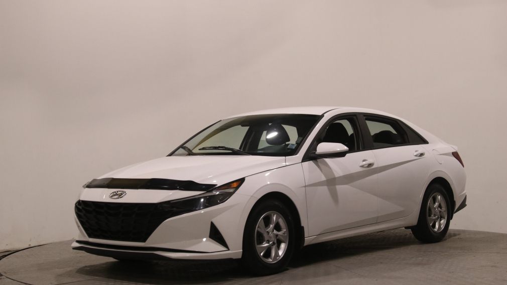 Hyundai Elantra Essential 2023 d&rsquo;occasion à vendre - 3