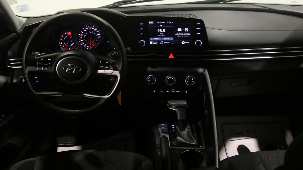 Hyundai Elantra Essential 2023 d&rsquo;occasion à vendre - 13