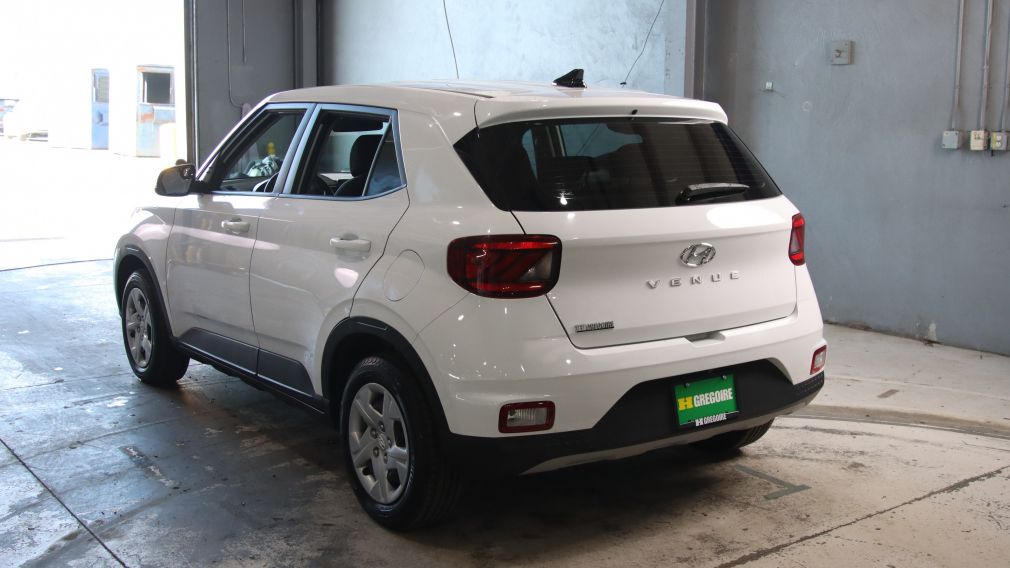 Hyundai Venue Essential 2022 d&rsquo;occasion à vendre - 4