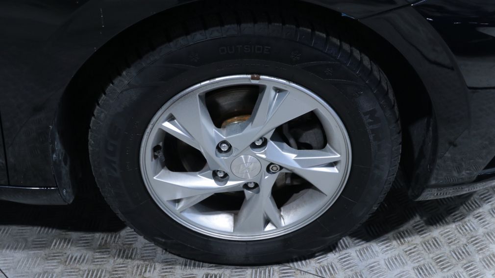 Hyundai Elantra Essential 2022 d&rsquo;occasion à vendre - 22
