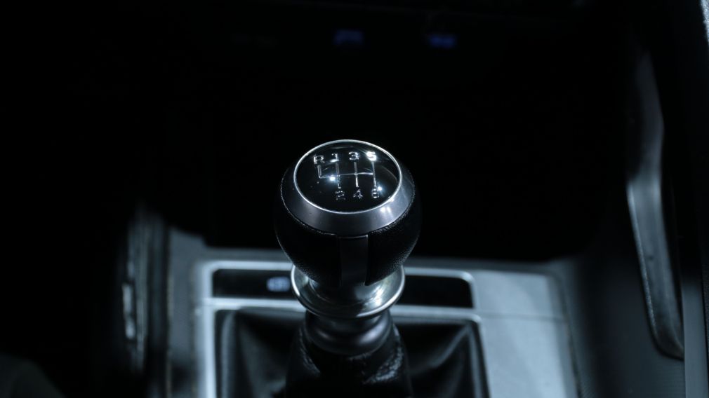 Hyundai Elantra Essential 2022 d&rsquo;occasion à vendre - 16