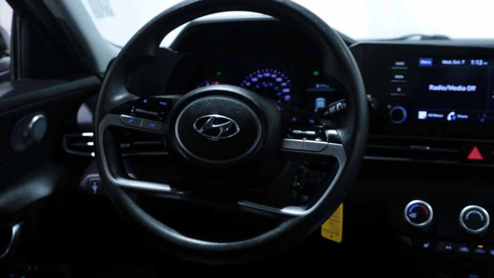 Hyundai Elantra Essential 2022 d&rsquo;occasion à vendre - 13