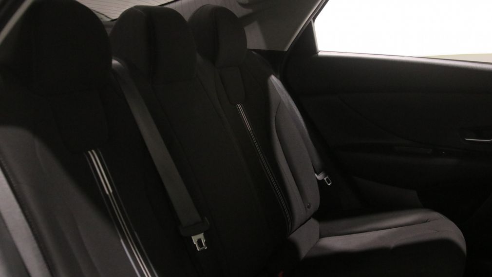 Hyundai Elantra Preferred 2023 d&rsquo;occasion à vendre - 24