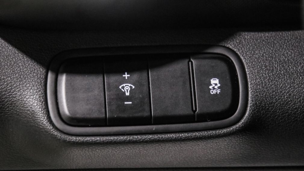 Hyundai Venue Essential 2020 d&rsquo;occasion à vendre - 12