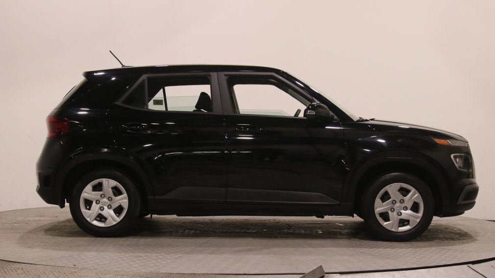 Hyundai Venue Essential 2023 d&rsquo;occasion à vendre - 8