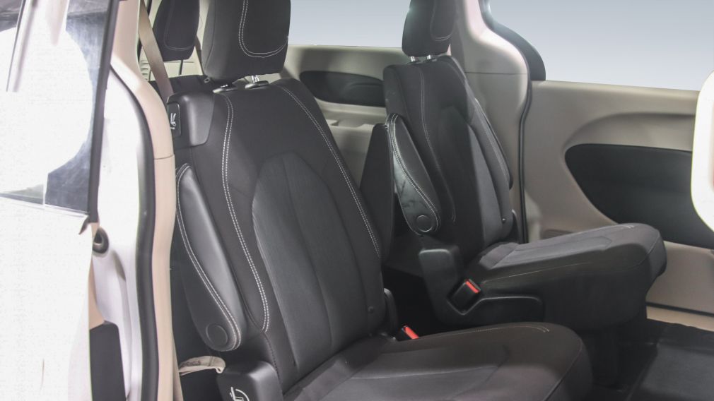 Chrysler Grand Caravan SXT 2022 d&rsquo;occasion à vendre - 22