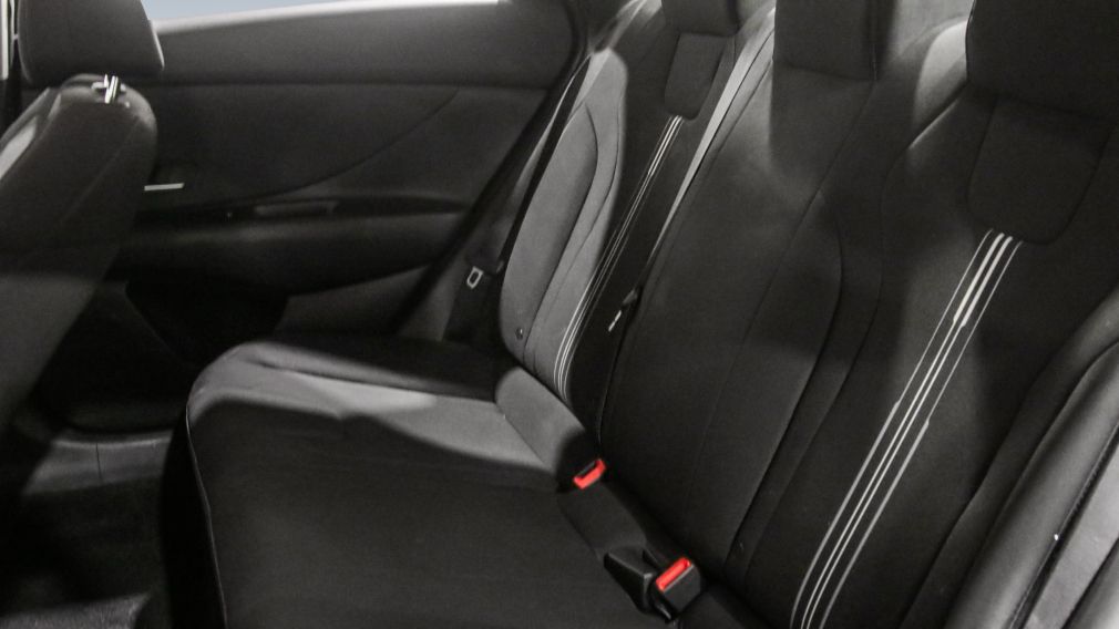 Hyundai Elantra Preferred 2023 d&rsquo;occasion à vendre - 22