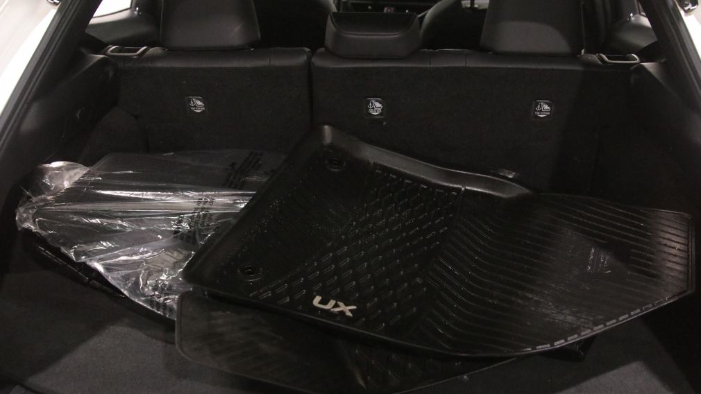 Lexus UX UX 250h 2024 d&rsquo;occasion à vendre - 32
