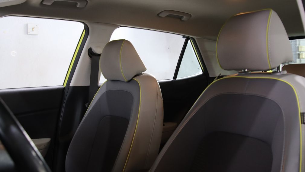 Hyundai Venue Trend w/Urban Pkg/Grey-Lime Interior 2020 d&rsquo;occasion à vendre - 8