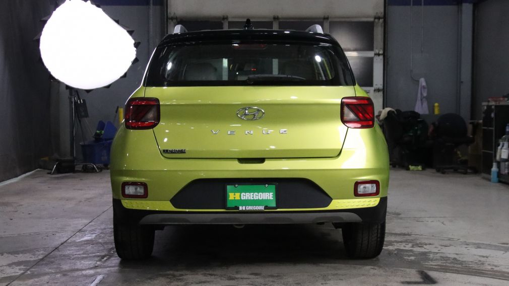 Hyundai Venue Trend w/Urban Pkg/Grey-Lime Interior 2020 d&rsquo;occasion à vendre - 5
