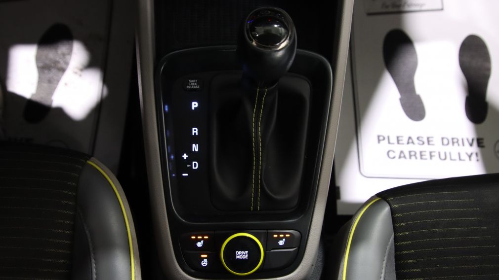 Hyundai Venue Trend w/Urban Pkg/Grey-Lime Interior 2020 d&rsquo;occasion à vendre - 16