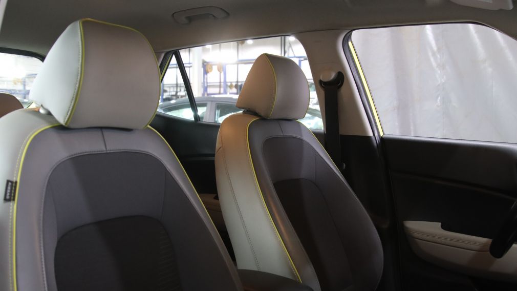 Hyundai Venue Trend w/Urban Pkg/Grey-Lime Interior 2020 d&rsquo;occasion à vendre - 22