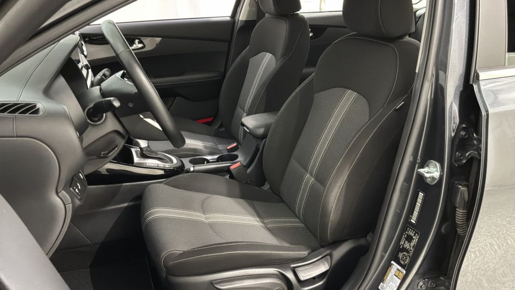Kia Forte EX 2022 d&rsquo;occasion à vendre - 24