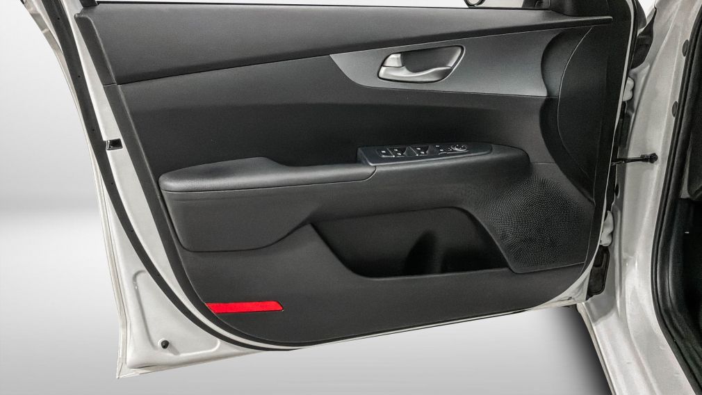 Kia Forte LX 2020 d&rsquo;occasion à vendre - 24