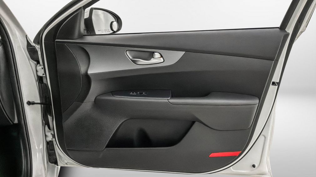 Kia Forte LX 2020 d&rsquo;occasion à vendre - 32