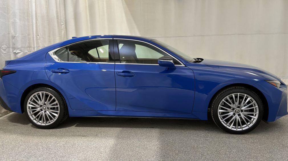 Lexus IS IS 300 2023 d&rsquo;occasion à vendre - 2
