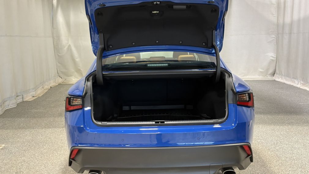 Lexus IS IS 300 2023 d&rsquo;occasion à vendre - 14