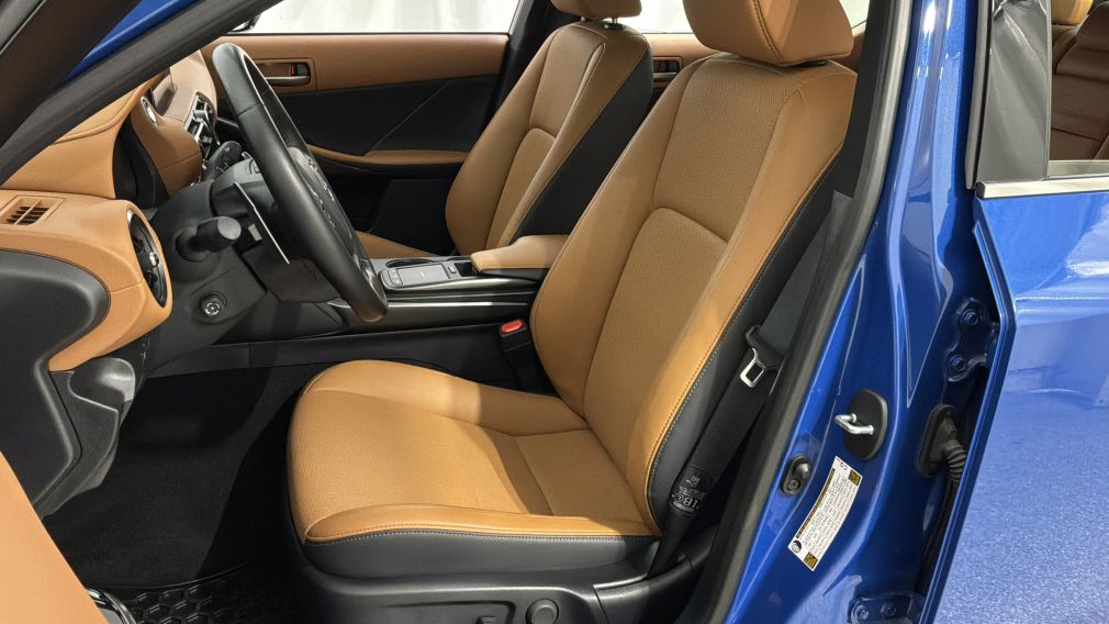 Lexus IS IS 300 2023 d&rsquo;occasion à vendre - 24
