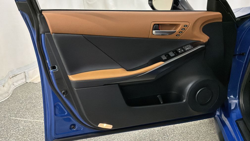 Lexus IS IS 300 2023 d&rsquo;occasion à vendre - 23