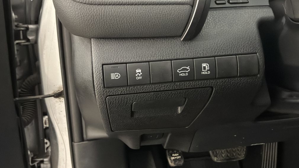 Toyota Camry LE 2019 d&rsquo;occasion à vendre - 20