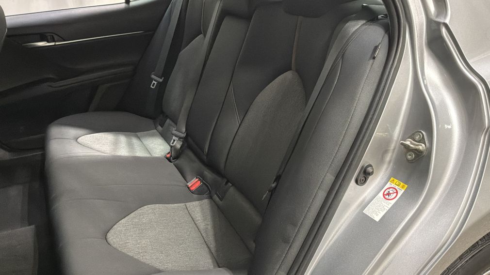 Toyota Camry LE 2019 d&rsquo;occasion à vendre - 26