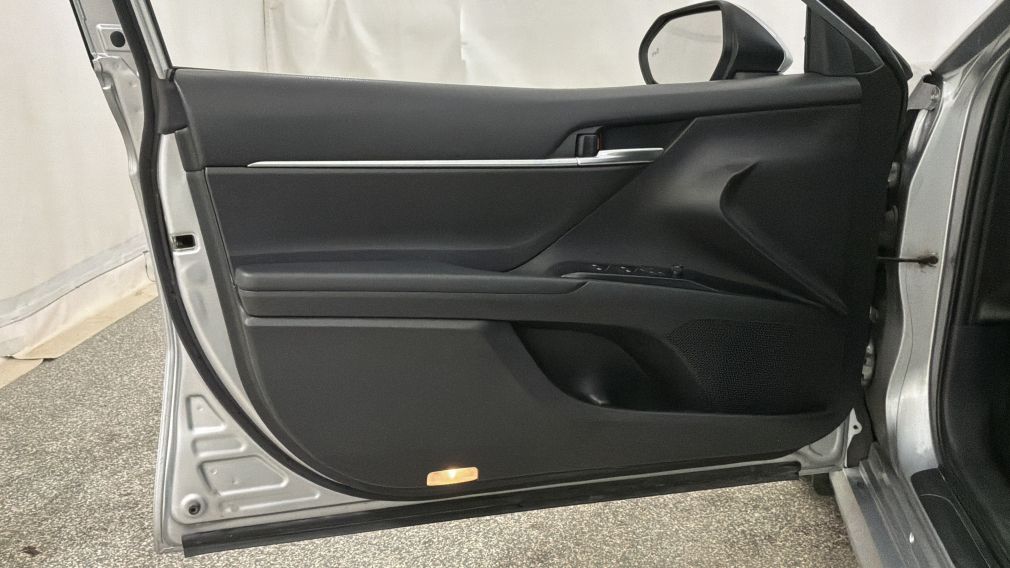 Toyota Camry LE 2019 d&rsquo;occasion à vendre - 23