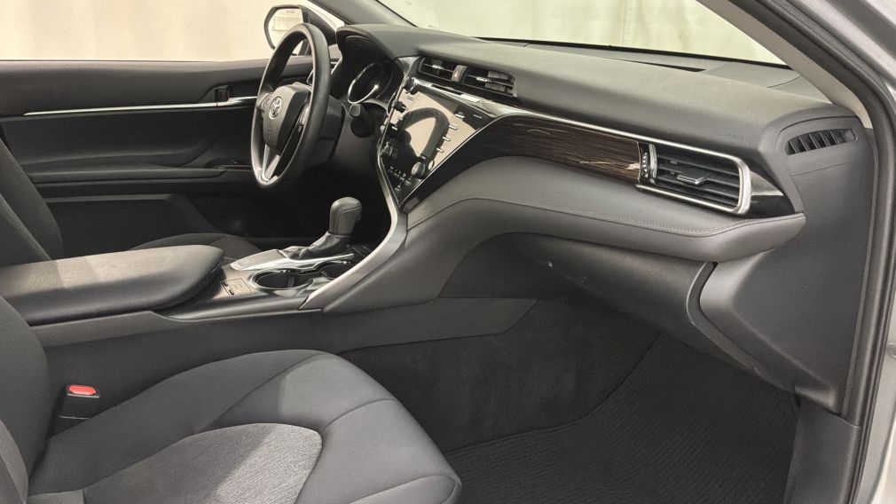 Toyota Camry LE 2019 d&rsquo;occasion à vendre - 30