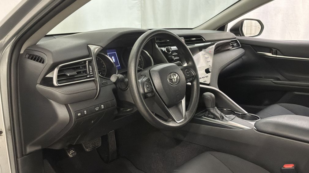 Toyota Camry LE 2019 d&rsquo;occasion à vendre - 25