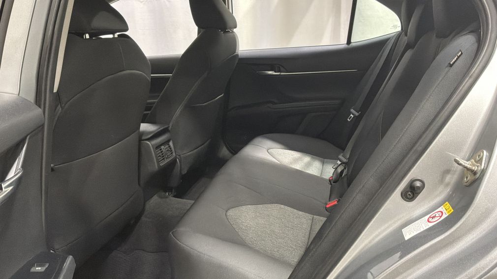 Toyota Camry LE 2019 d&rsquo;occasion à vendre - 27