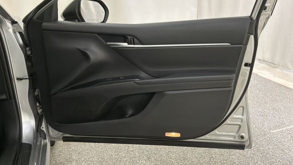 Toyota Camry LE 2019 d&rsquo;occasion à vendre - 31