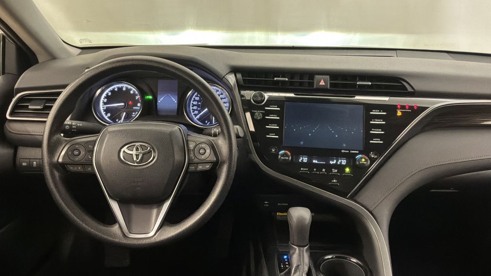 Toyota Camry LE 2019 d&rsquo;occasion à vendre - 32