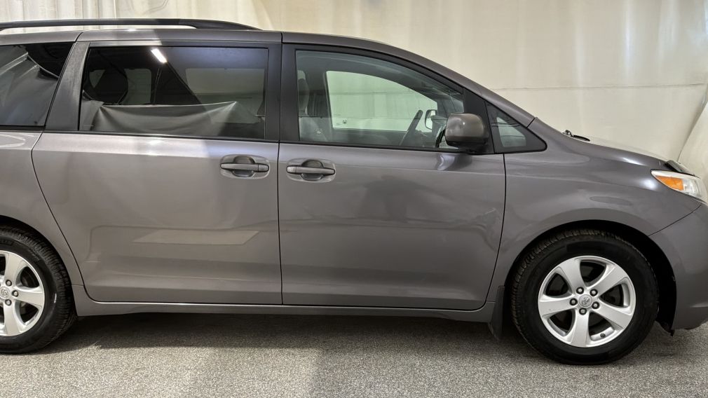 Toyota Sienna LE 2017 d&rsquo;occasion à vendre - 2