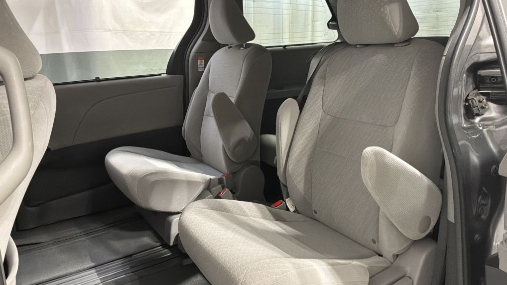 Toyota Sienna LE 2017 d&rsquo;occasion à vendre - 26