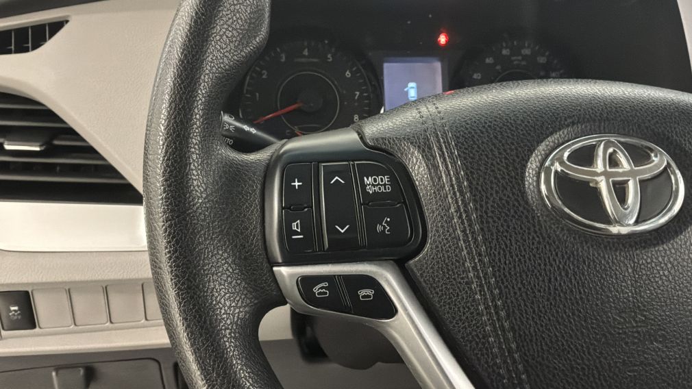 Toyota Sienna LE 2017 d&rsquo;occasion à vendre - 21