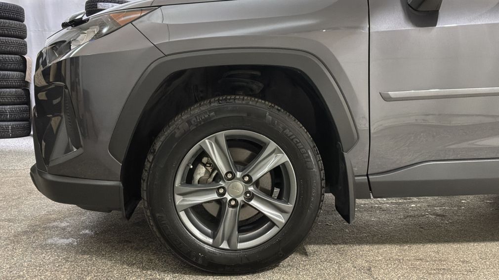 Toyota Rav 4 LE 2024 d&rsquo;occasion à vendre - 9
