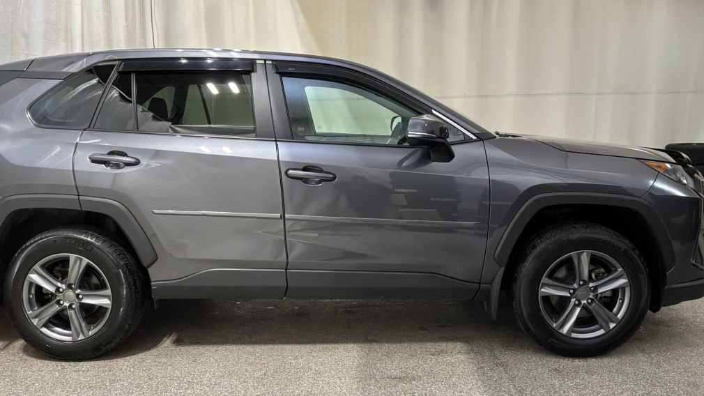 Toyota Rav 4 LE 2024 d&rsquo;occasion à vendre - 2