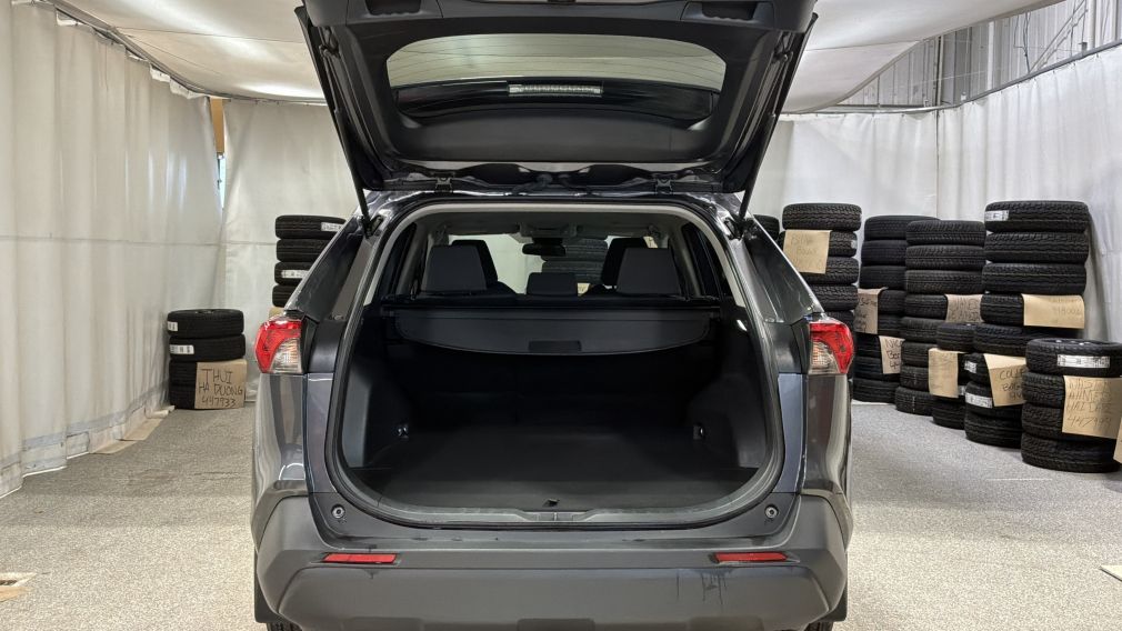 Toyota Rav 4 LE 2024 d&rsquo;occasion à vendre - 13