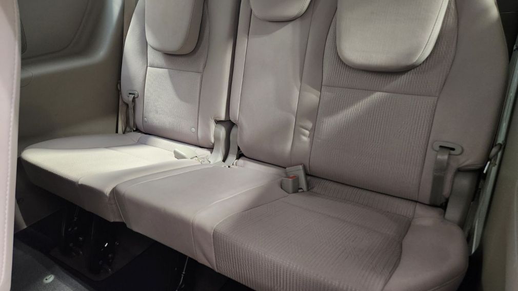 Kia Sedona LX 2020 d&rsquo;occasion à vendre - 27